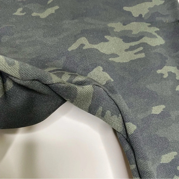 Spanx Green Camo Look At Me Now Seamless 7/8 Tight Leggings Women's Size Small - Picture 8 of 11